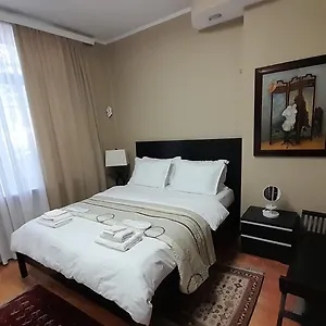 Апартаменты Location, Тбилиси
